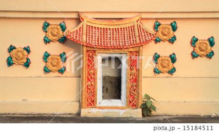 Chinese traditional religion gate decoration Chinese traditional religion gate decoration 15184511