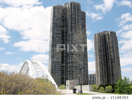 Toronto Lake Bridge and Skyscrapers 2008 15186365