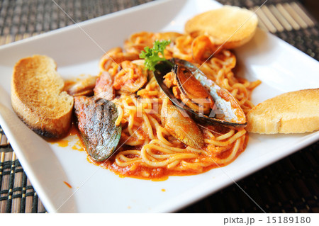 Spaghetti Vongole with clams Spaghetti Vongole with clams 15189180