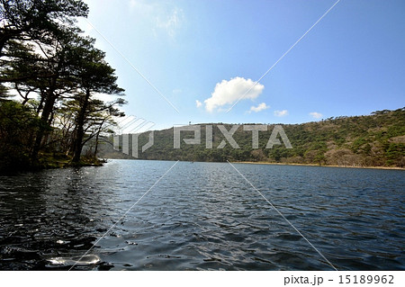 霧島連山の白紫池(びゃくし池)と白鳥山(しらとり山) 霧島連山の白紫池(びゃくし池)と白鳥山(しらとり山) 15189962