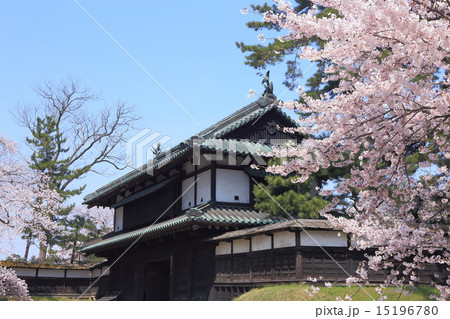 花咲く弘前城　追手門 15196780