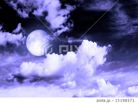 moon in the night sky 15198371
