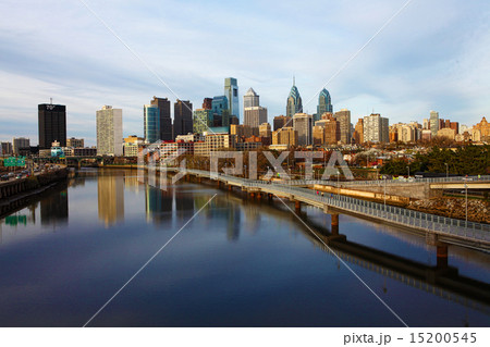 A panoramic view of Philadelphia, Pennsylvania sky 15200545