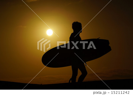 早朝サーフィン 15211242