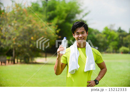 Sport man exercise and jogging in the green park. Sport man exercise and jogging in the green park. 15212333