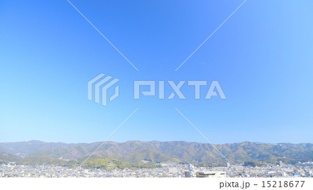 ビル群と青空(高知市の都市風景) ビル群と青空(高知市の都市風景) 15218677