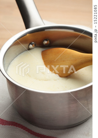 Bechamel sauce in a pan 15221085