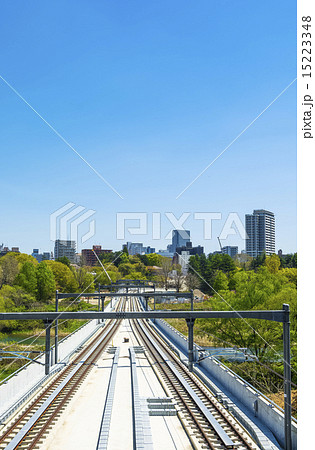 仙台市・仙台市地下鉄東西線高架橋と仙台市全景 仙台市・仙台市地下鉄東西線高架橋と仙台市全景 15223348