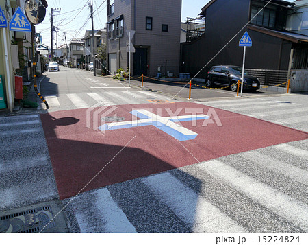 立体風路面標示の交差点 立体風路面標示の交差点 15224824