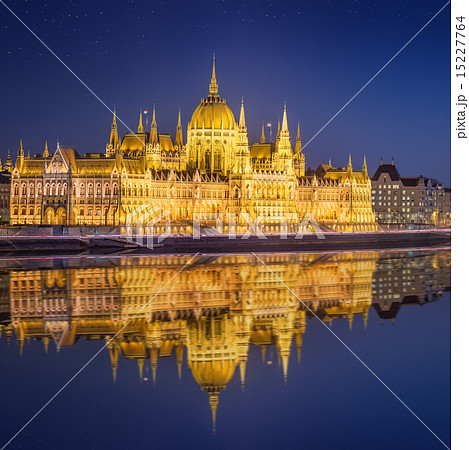 View of hungarian Parliament building, Budapest 15227764