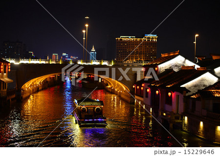 中国ツアー上海／蘇州／無錫の旅、美しき南禅寺古運河夜景 15229646