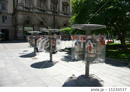 ミラノの電話ブース ミラノの電話ブース 15230537