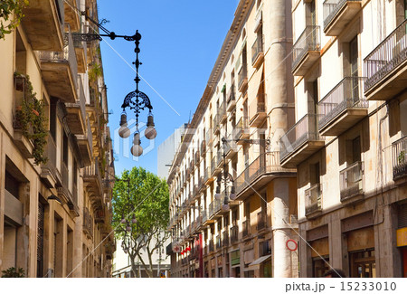 street with old houses. Barcelona. Spain. 15233010