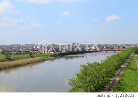 小櫃川と木更津の街並み 15233023