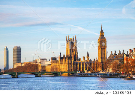 London with Clock Tower and Houses of Parliament 15236453