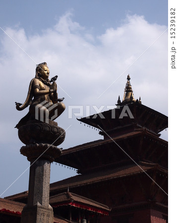 ダルバール広場の石柱（ネパール・パタン） 15239182
