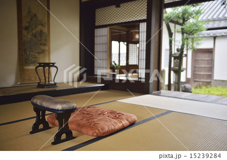 脇息のあるお座敷 脇息のあるお座敷 15239284