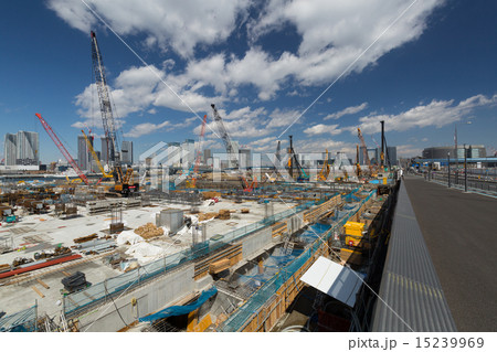 再開発中の豊洲地区 15239969