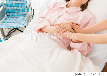 シニア夫婦 介護イメージ 15240155