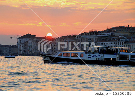 ベネチアの夕景 ベネチアの夕景 15250589