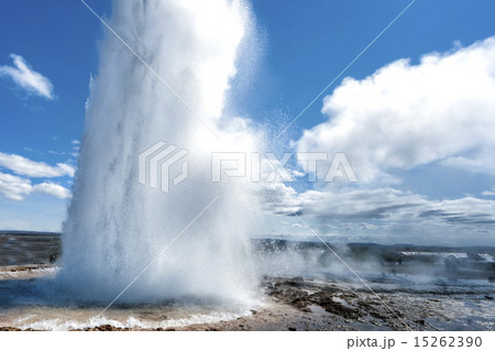 Geyser eruption in Iceland while blowing 15262390