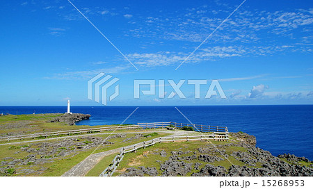 沖縄、夏の残波岬 15268953