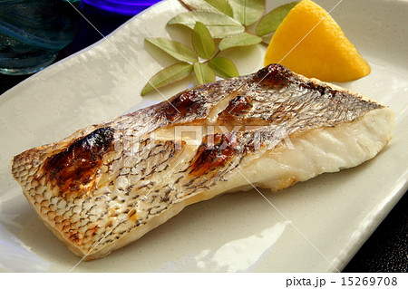 鯛 塩焼き 焼き魚の写真素材