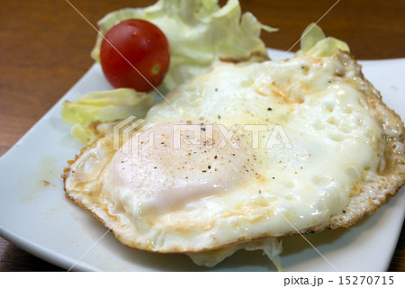 目玉焼き 15270715