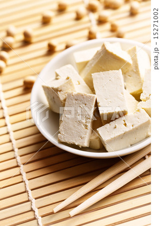 tofu and soy beans tofu and soy beans 15271002