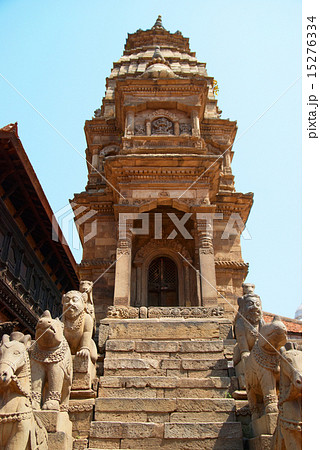 Old buddhistic statues 15276334