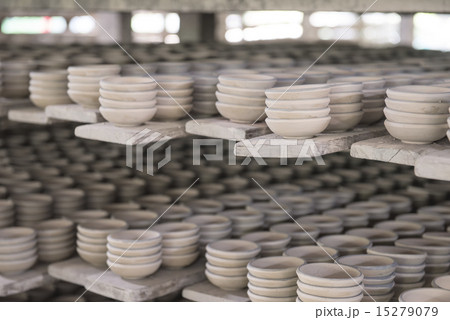 Clay pottery ceramics drying before being fire Clay pottery ceramics drying before being fire 15279079
