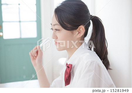 female high-school student 15281949