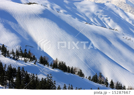 会津駒ヶ岳・雪の斜面 15287667