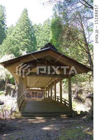 信州　安曇野　満願寺の微妙橋（東入り口） 15288857