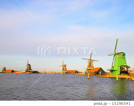 オランダの風車 15290341