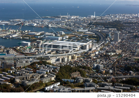 横浜市磯子区の新杉田駅付近を空撮 15290404