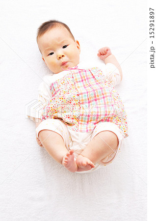 生後5ヶ月の赤ちゃんの写真素材