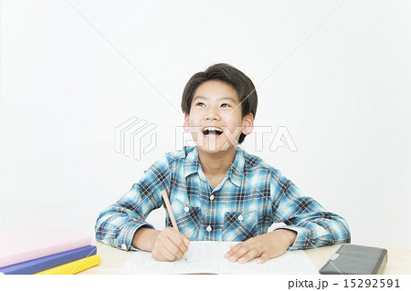 勉強する男の子 15292591