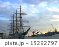 停泊中の日本丸 15292797
