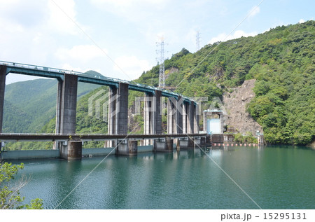 ダム ダム 15295131
