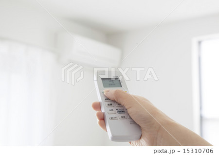 エアコンとリモコン 15310706