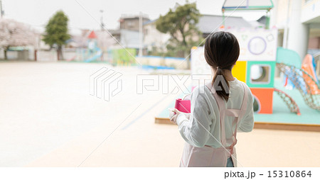女性保育士 15310864