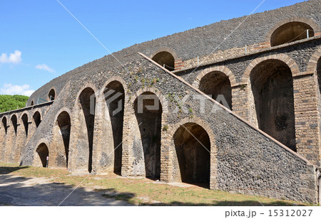 Exterior of the Pompeian Amphitheatre 15312027
