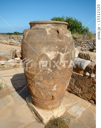 Ancient minoan amphora in Malia, Crete 15312120