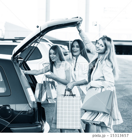 Group of girls after shopping Group of girls after shopping 15313657
