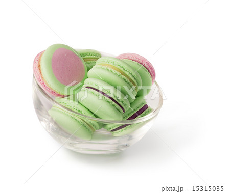 macarons isolated on white 15315035