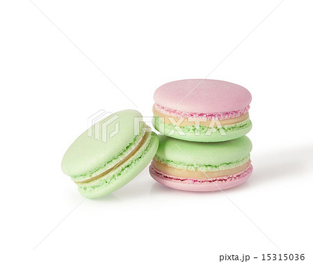 macarons isolated on white 15315036