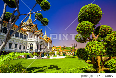 Royal grand palace in Bangkok 15316005
