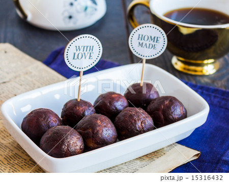 sweet chocolates truffles, hand made, dessert 15316432