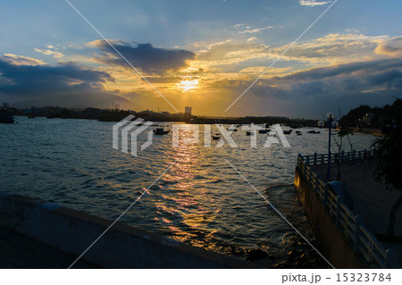 ニャチャンの夕暮れ 15323784